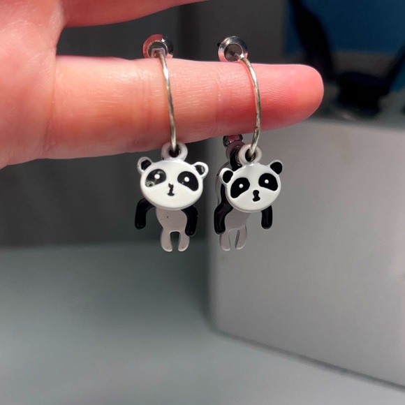 Panda Bear Earrings - Picture 1 of 2